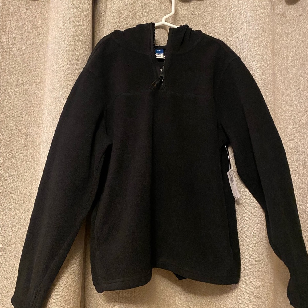 Kids M (8) Black Fleece Pullover with Hoodie and Pockets!